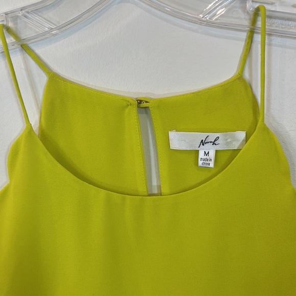 Norah scalloped edge, thin strap tank, fully lined,keyhole back Barbiecore Sz.M - Picture 2 of 4